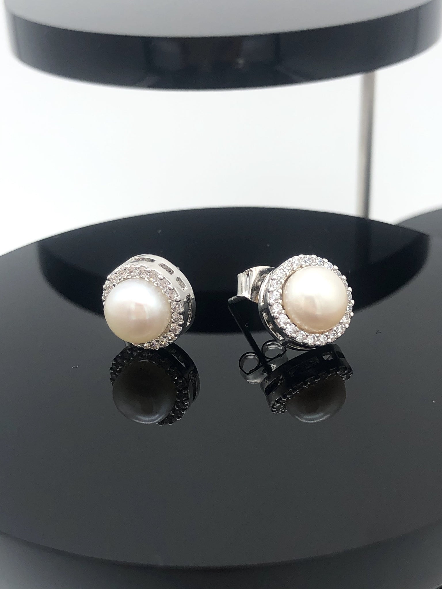 Crystal Fresh Water Pearl Stud Centre Earring