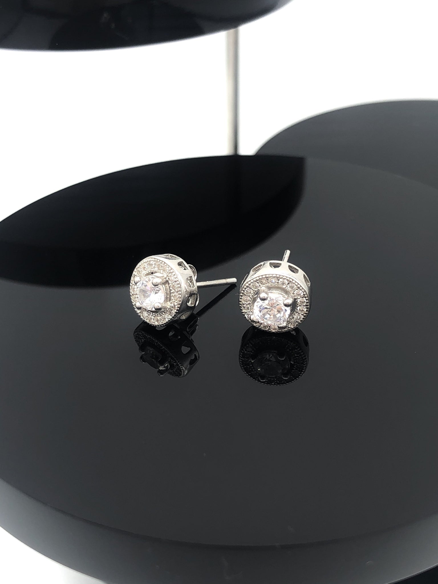 Stud Halo Crystal earring